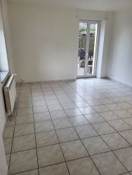 APPARTEMENT - GRANGES SUR VOLOGNE - 4 pi�ce(s) - 104 m&sup2; :: Loyer mensuel : 620.00&euro;