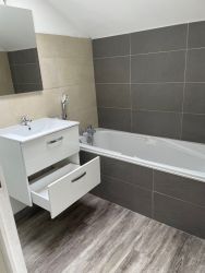 APPARTEMENT - GRANGES SUR VOLOGNE - 4 pice(s) - 109 m² :: Loyer mensuel : 600.00€