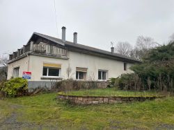 MAISON - SAINT-DIE -  8 pices (230 m) :: Loyer mensuel : 1 740,00 €uros