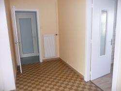 APPARTEMENT - SAINT LEONARD -  2 pices (87 m) :: Loyer mensuel : 480,00 €uros