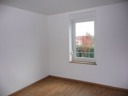 APPARTEMENT - ETIVAL CLAIREFONTAINE - 2 pi�ce(s) - 60 m&sup2; :: Loyer mensuel : 450.00&euro;