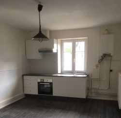 APPARTEMENT - GRANGES SUR VOLOGNE -  4 pices (78 m) :: Loyer mensuel : 465,00 €uros